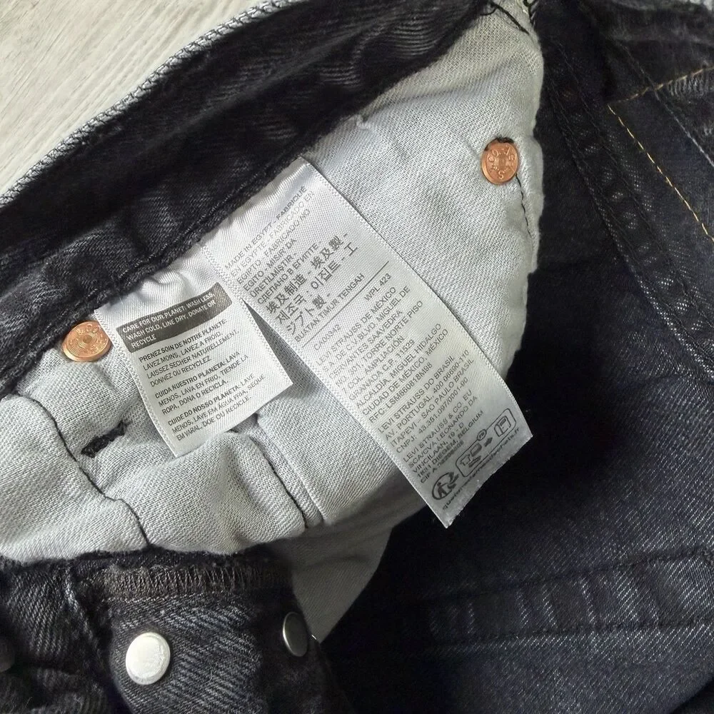 Levis Jeans Mens 33x32 Black 501 Straight Button Fly Western Distressed Denim N - Picture 8 of 13